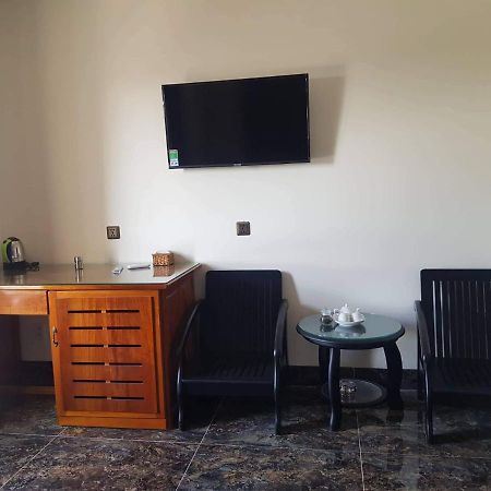 Khach San Hoang Gia Otel Bac Lieu Dış mekan fotoğraf